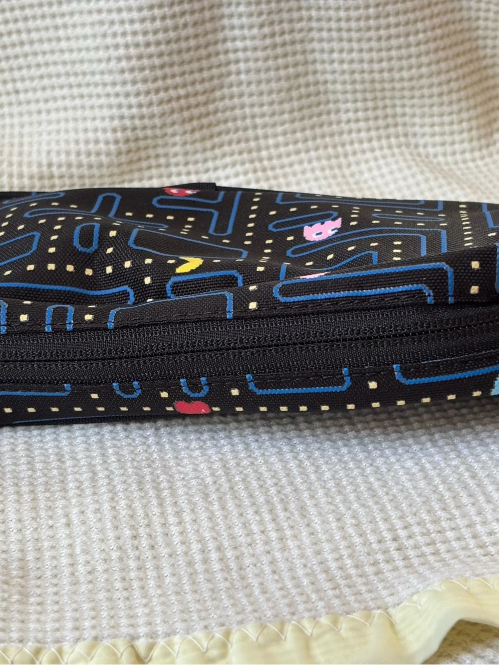 Gear-Up PAC-MAN™ Pencil Case Glows in the dark. , seems to be like new
